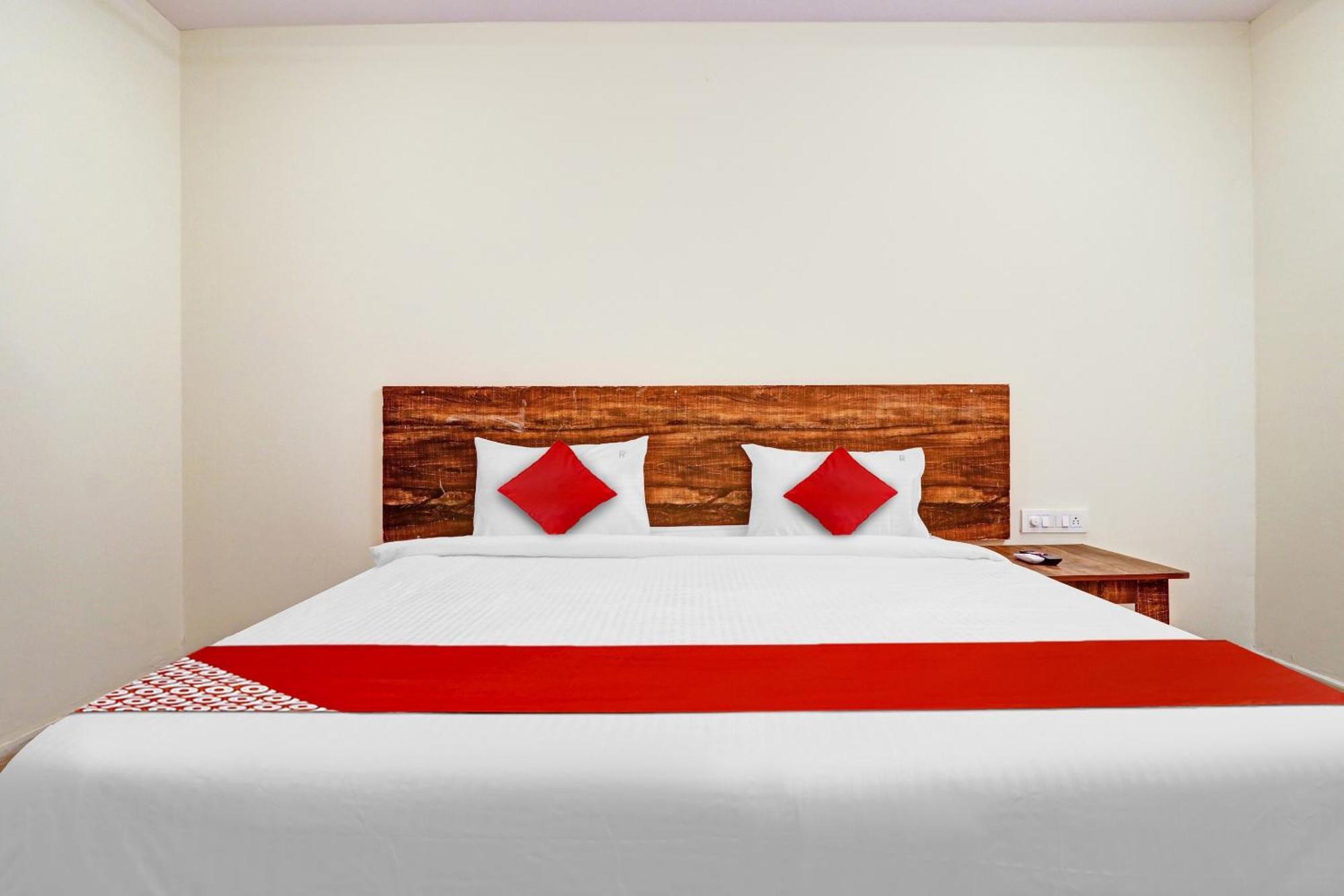 Hotel O R Square Inn Хайдарабад Экстерьер фото